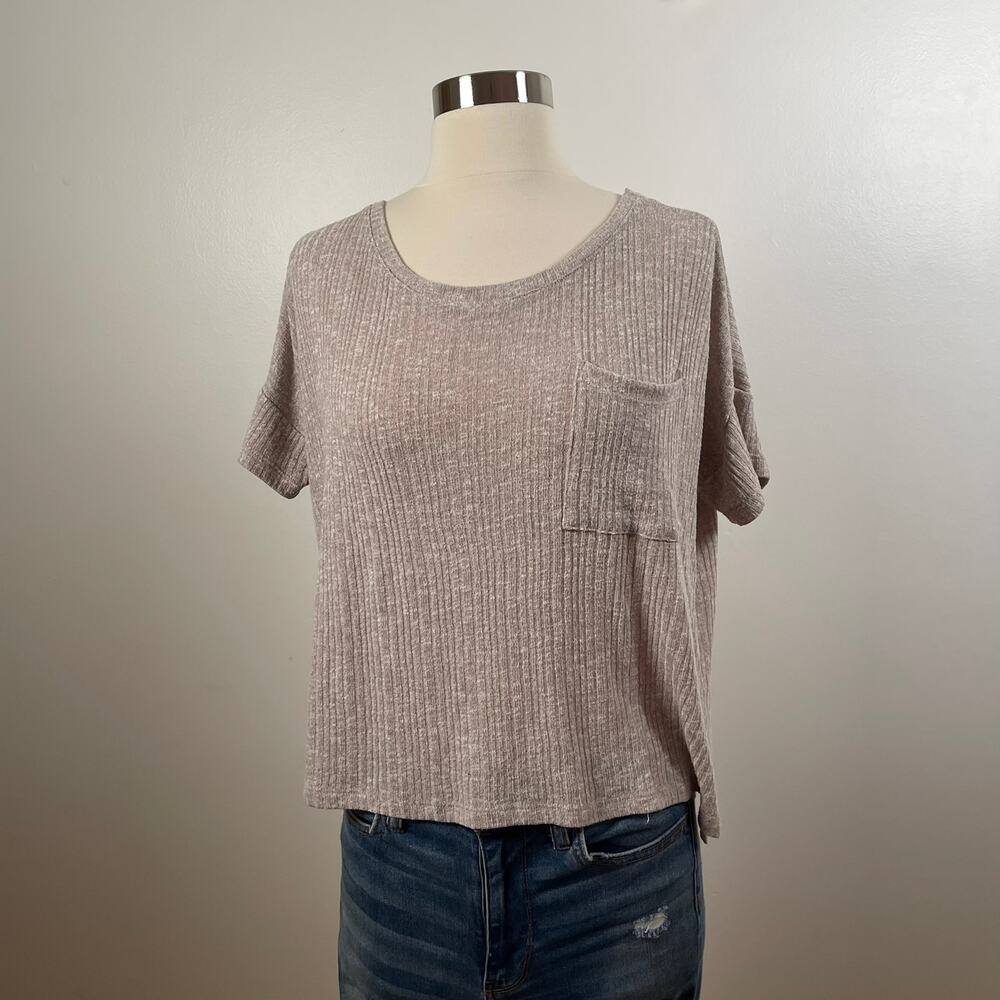 American Eagle • Boxy Ribbed Pocket Tee